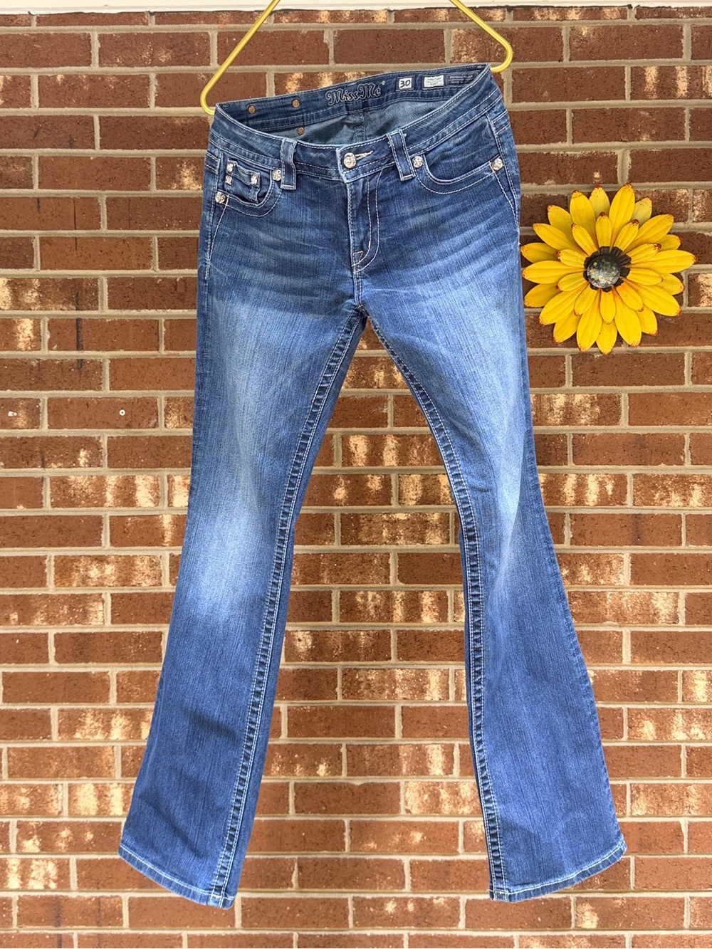 Miss Me Women’s Five Pocket Bootcut Jeans with Cross Back Pockets Her Size 30x34